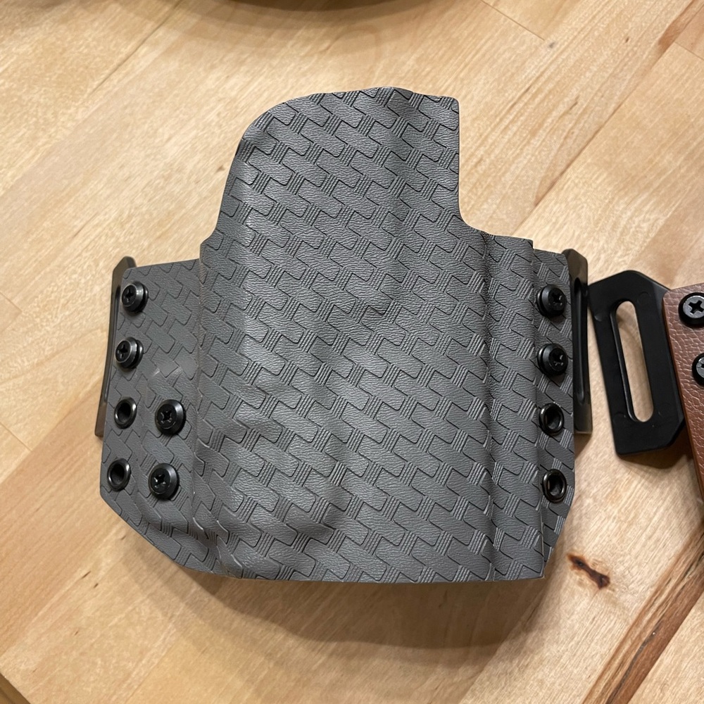 Sig Sauer OWB (outside the waistband) Light-Bearing Conceal Carry Holster